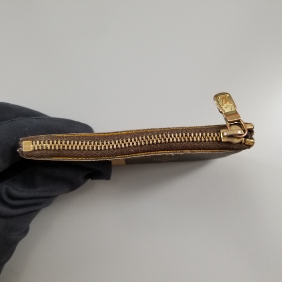 LOUIS VUITTON Beautiful Key pouch cleft Voyage Monogram Limited edition/Spain - Picture 13 of 16